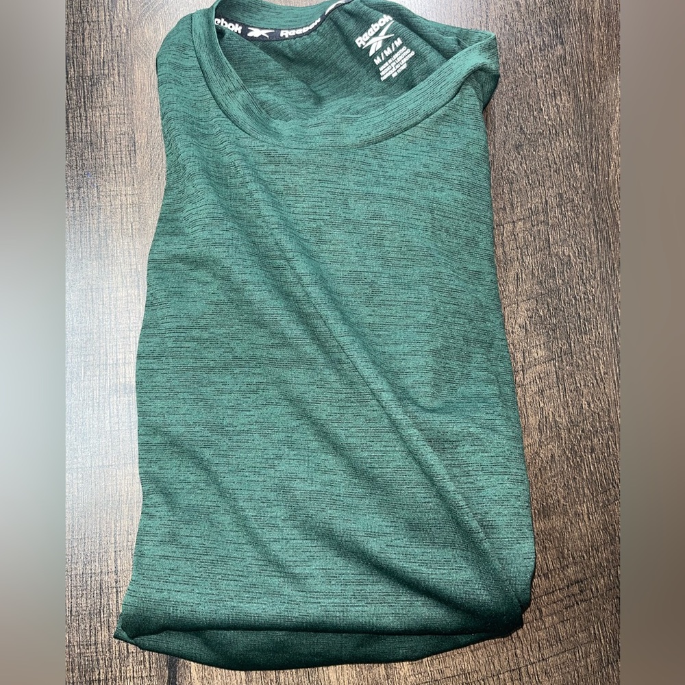 Medium Reebok T-Shirt